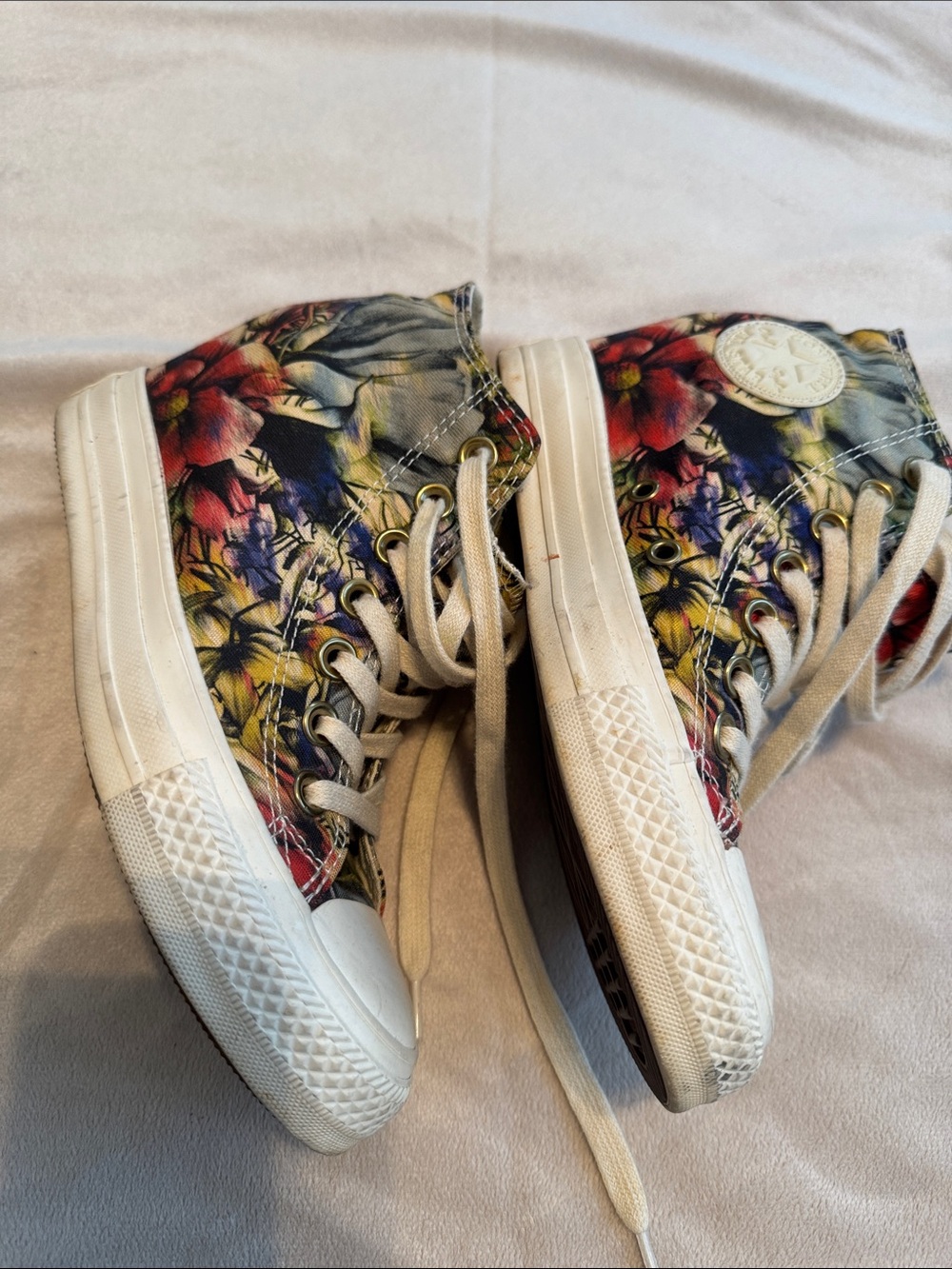 Converse Floral High-Top Wedge Sneakers in Cream, Yellow, Red, Blue - Picture 4 of 7